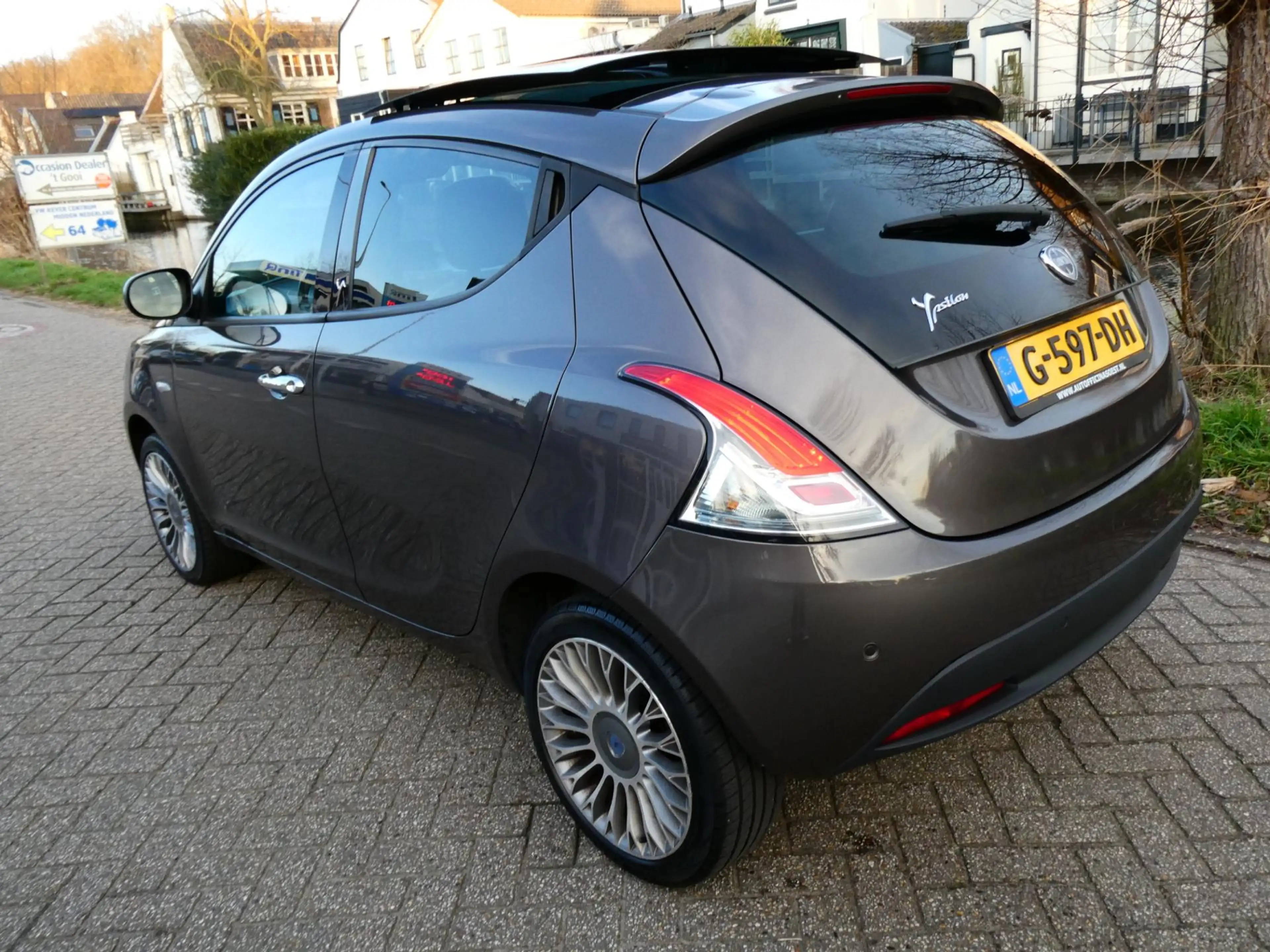 Lancia Ypsilon 0.9 Platinum 86pk Automaat Clima Leder 145.000km. — photo 5