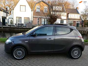 0.9 Platinum 86pk Automaat Clima Leder Schuifdak 1