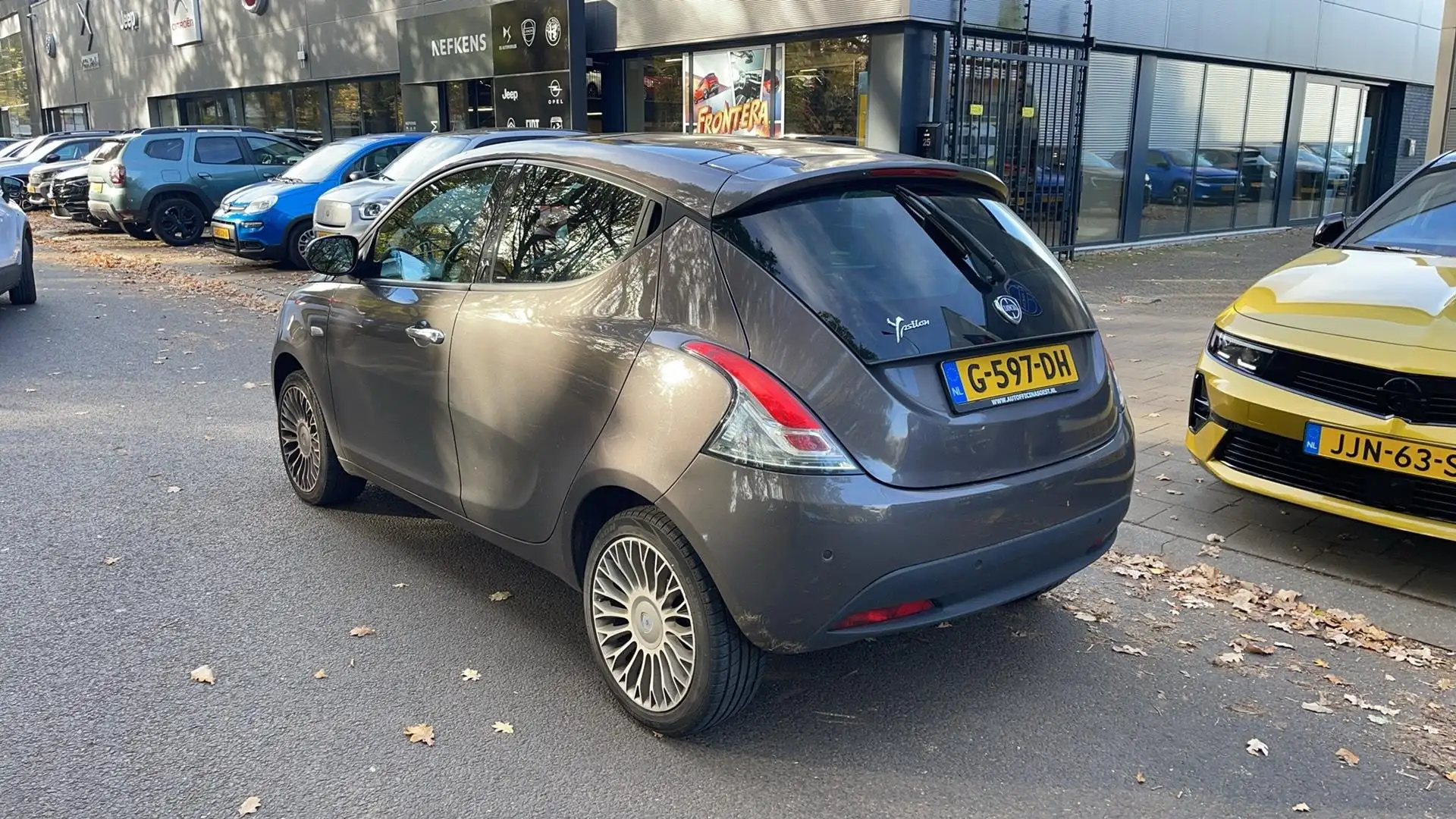 Lancia Ypsilon 0.9 Platinum 86pk Automaat Clima Leder 145.000km. Grijs - 2