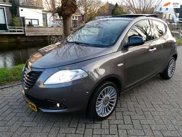 0.9 Platinum 86pk Automaat Clima Leder Schuifdak 1