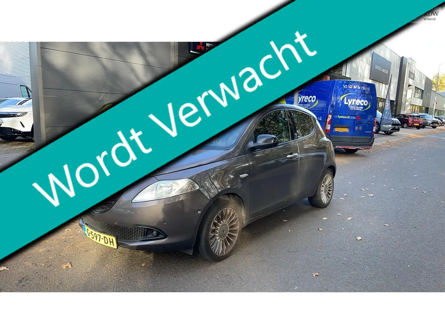 Lancia Ypsilon 0.9 Platinum 86pk Automaat Clima Leder 145.000km. Grijs - 1