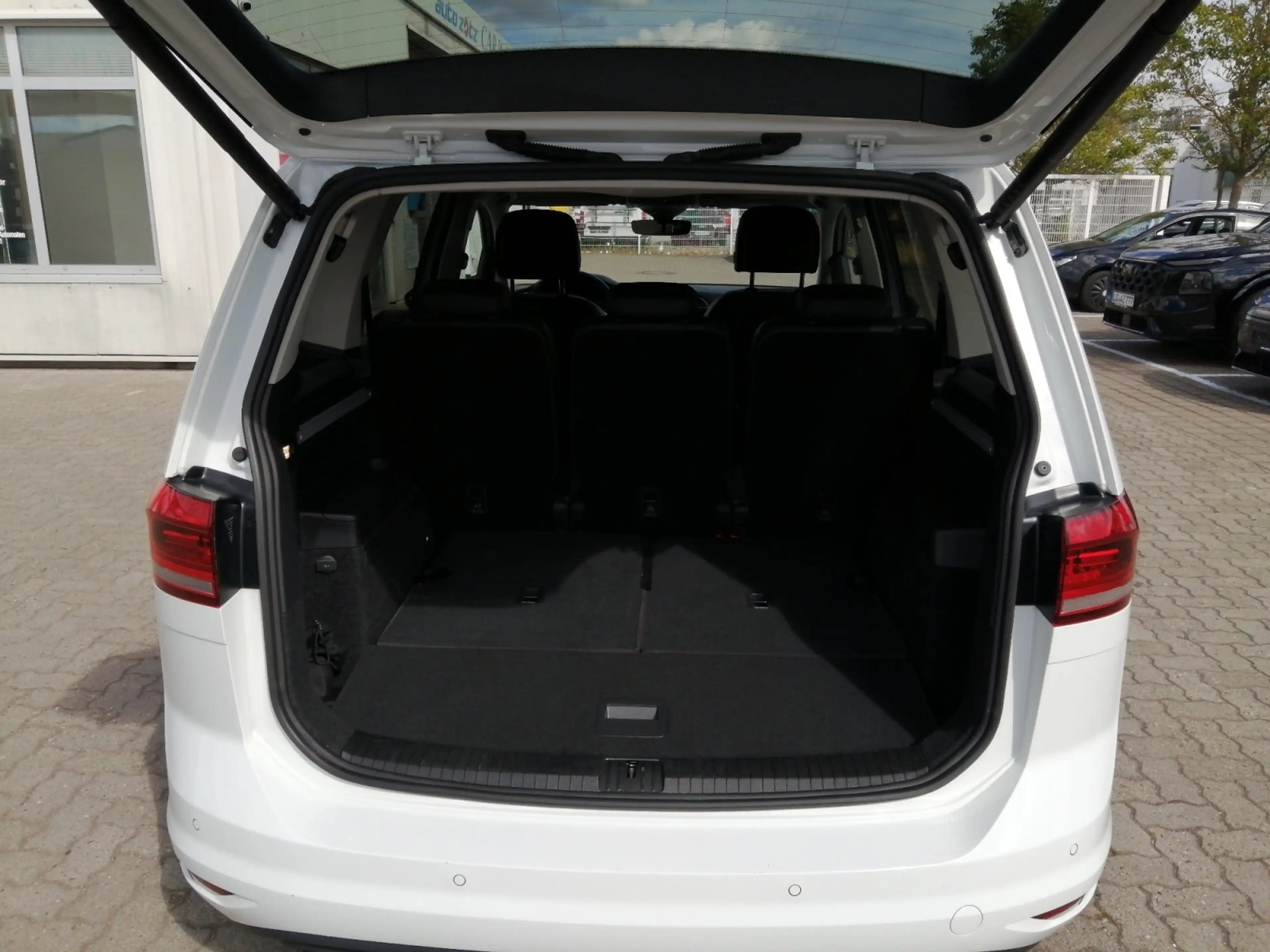 Volkswagen Touran 2.0TDI ENERGY DSG Kam.,PDC,Virtual,ACC — photo 14