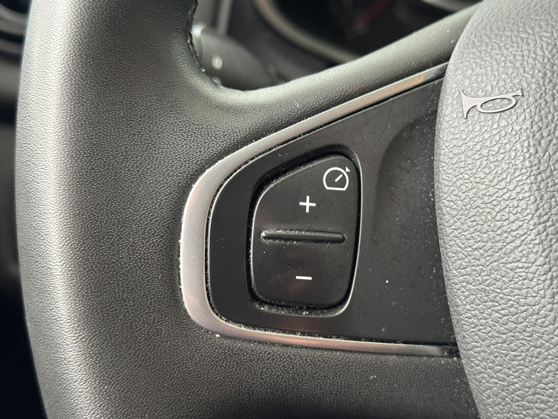 Renault Clio 0.9 TCe Limited | Apple CarPlay / Android Auto | N — photo 18