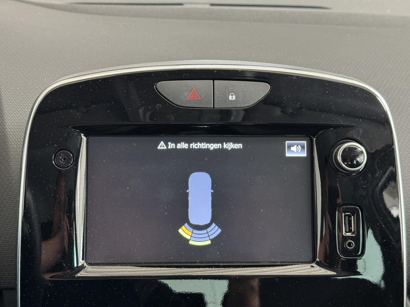 Renault Clio 0.9 TCe Limited | Apple CarPlay / Android Auto | N — photo 13