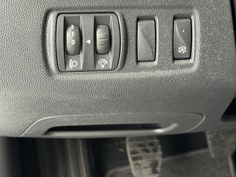 Renault Clio 0.9 TCe Limited | Apple CarPlay / Android Auto | N — photo 35