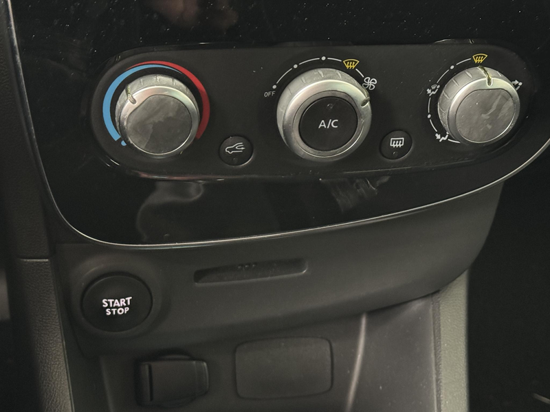 Renault Clio 0.9 TCe Limited | Apple CarPlay / Android Auto | N — photo 14
