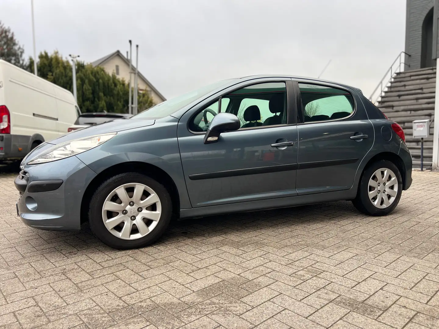 Peugeot 207 207 1.4 HDi Trendy Gris - 2