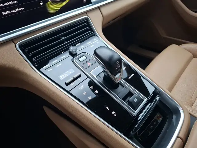 Porsche Panamera 4 E-Hybrid Head-Up DAB RFK Ansicht 14