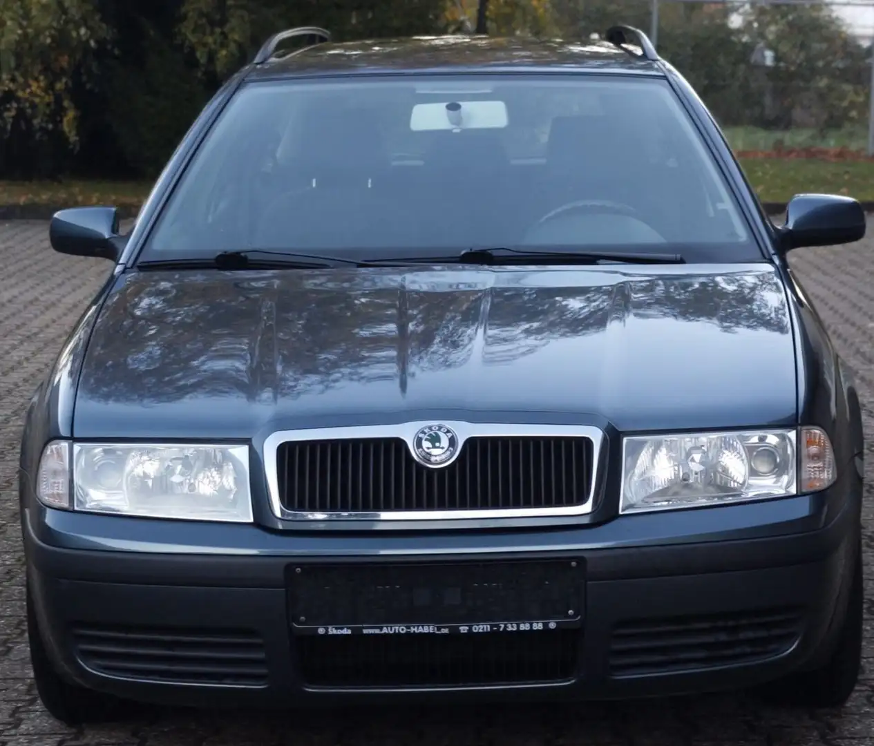 Skoda Octavia Combi Tour *TÜVNEU*EINPARKHILFE*GEPFLEGT Gris - 2