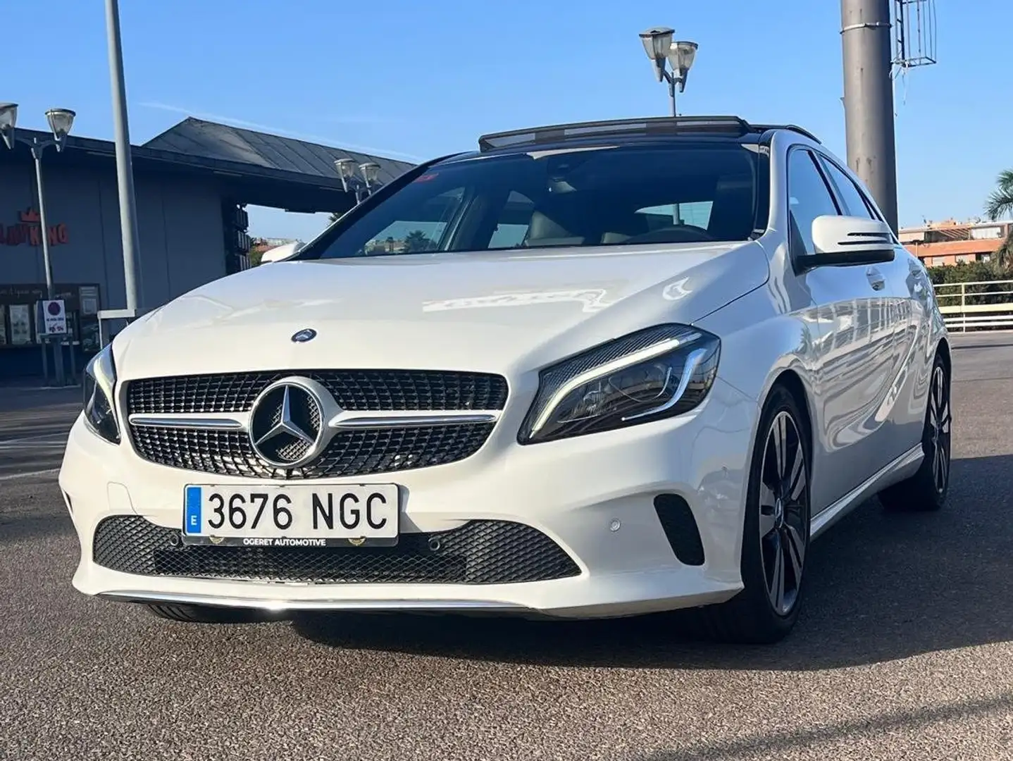 Mercedes-Benz A 180 180CDI Automático 2016 Amg line Blanco - 1