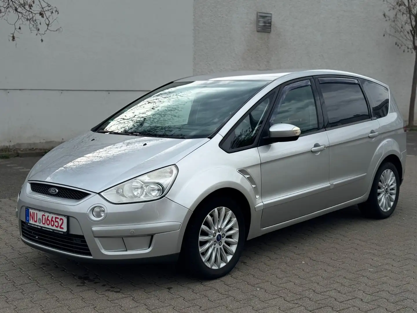 Ford S-Max 2.0 TDCi Automatik Navi Klimaautom. Sitzhz Silber - 1