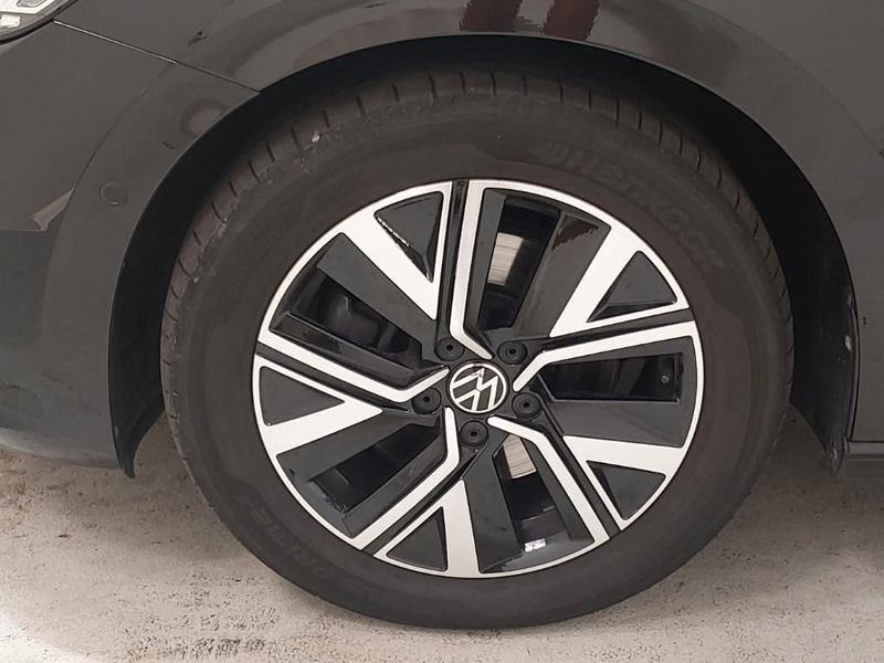 Volkswagen Touran Comfortline AHK ACC STHZ RFK DYN QI EzOp. — photo 14