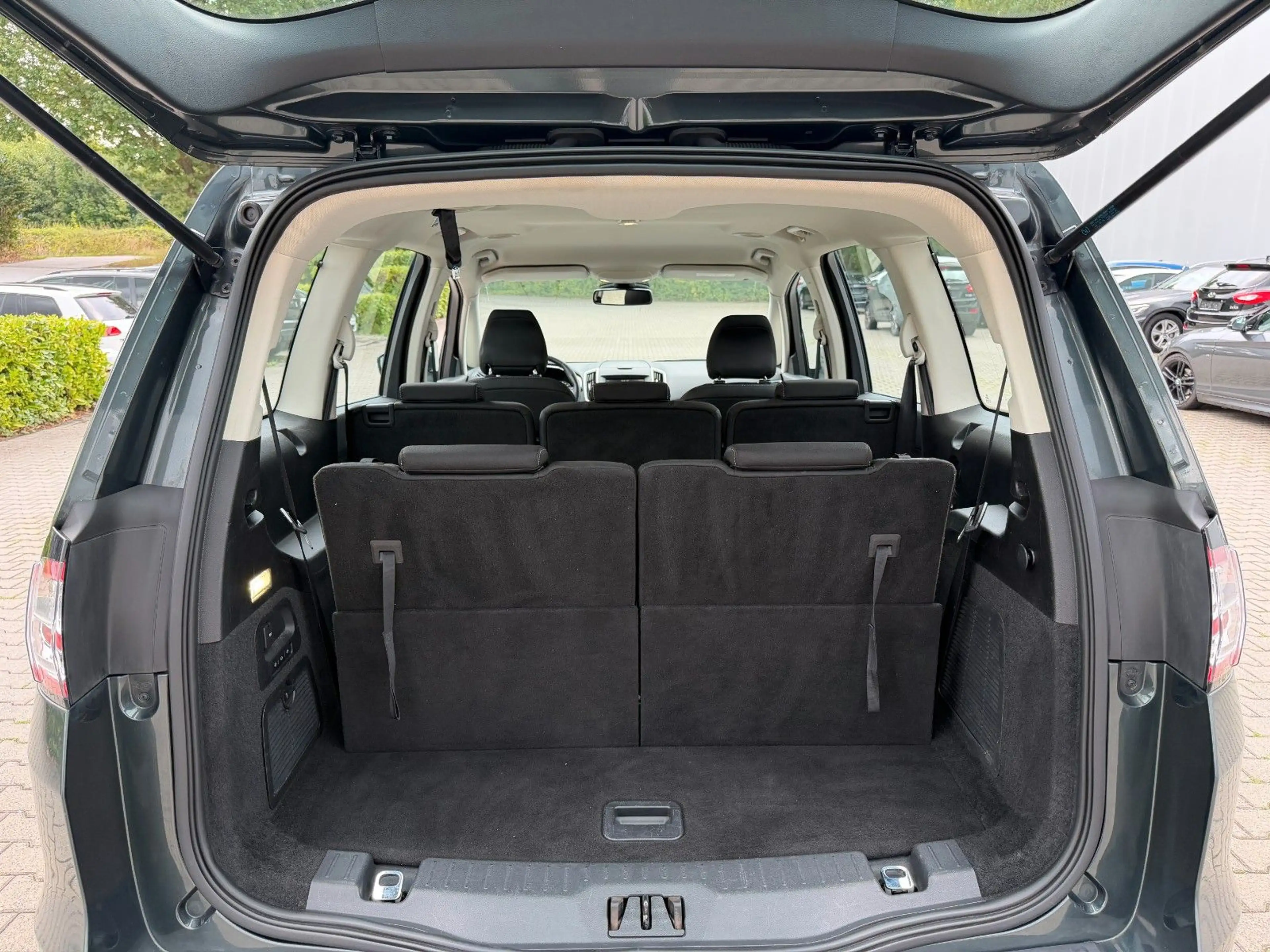Ford Galaxy Titanium Garantie*7 Sitzer*KeyL*Navi*PDC — photo 14