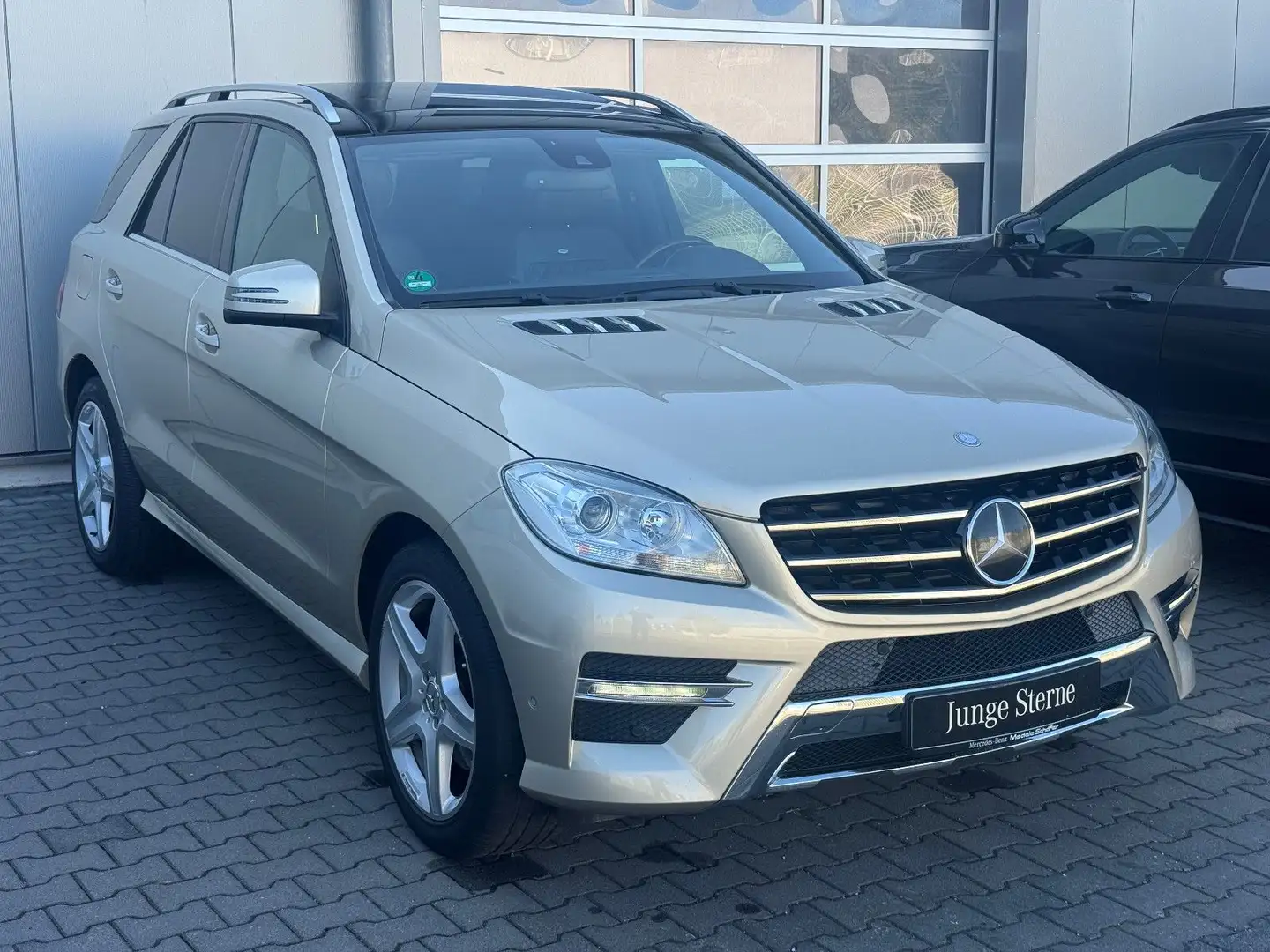 Mercedes-Benz ML 350 CDI BlueTec AMG Sport Euro 6 Edition 1 Beige - 2