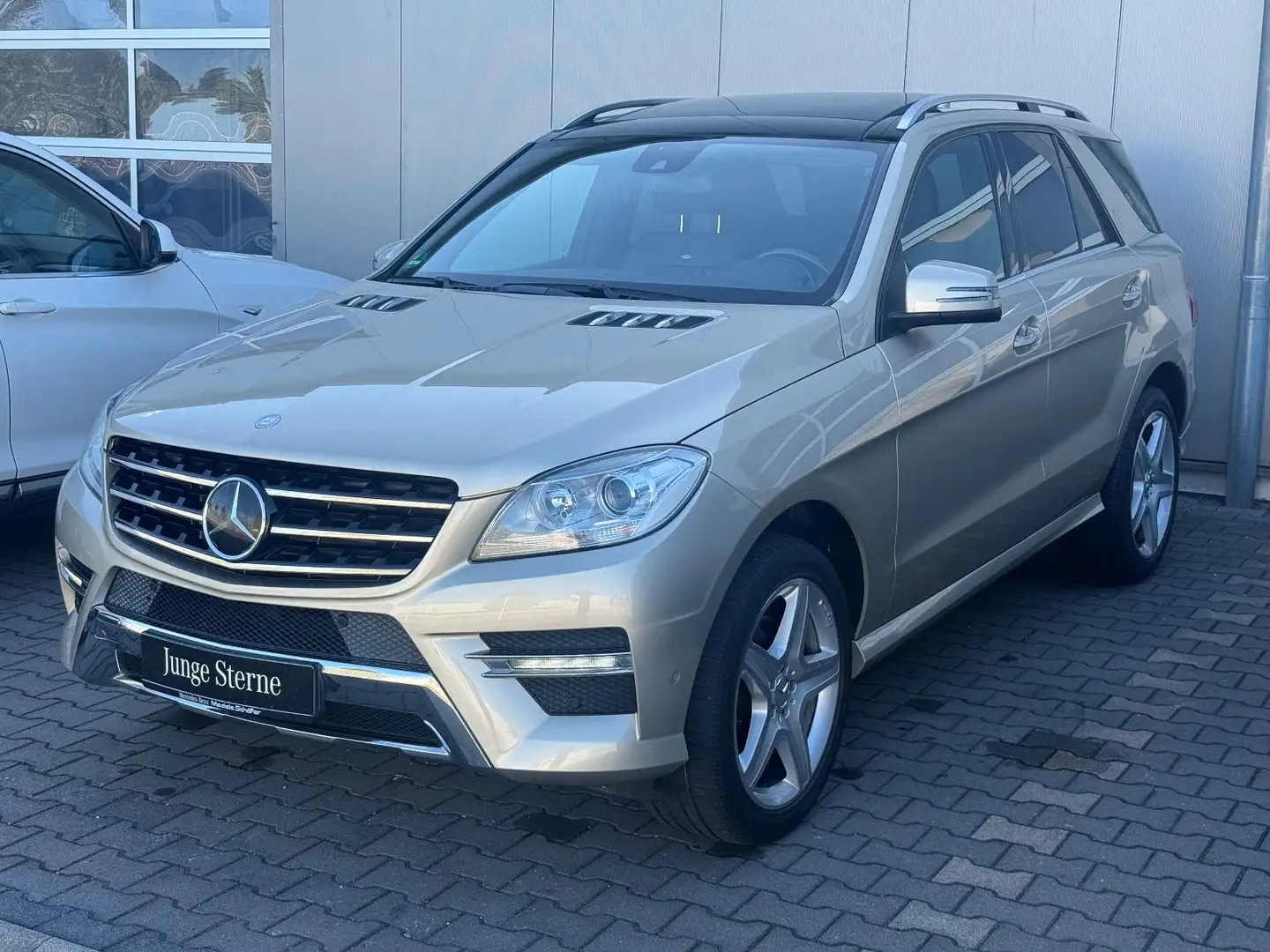 Mercedes-Benz ML 350 CDI BlueTec AMG Sport Euro 6 Edition 1 Beige - 1
