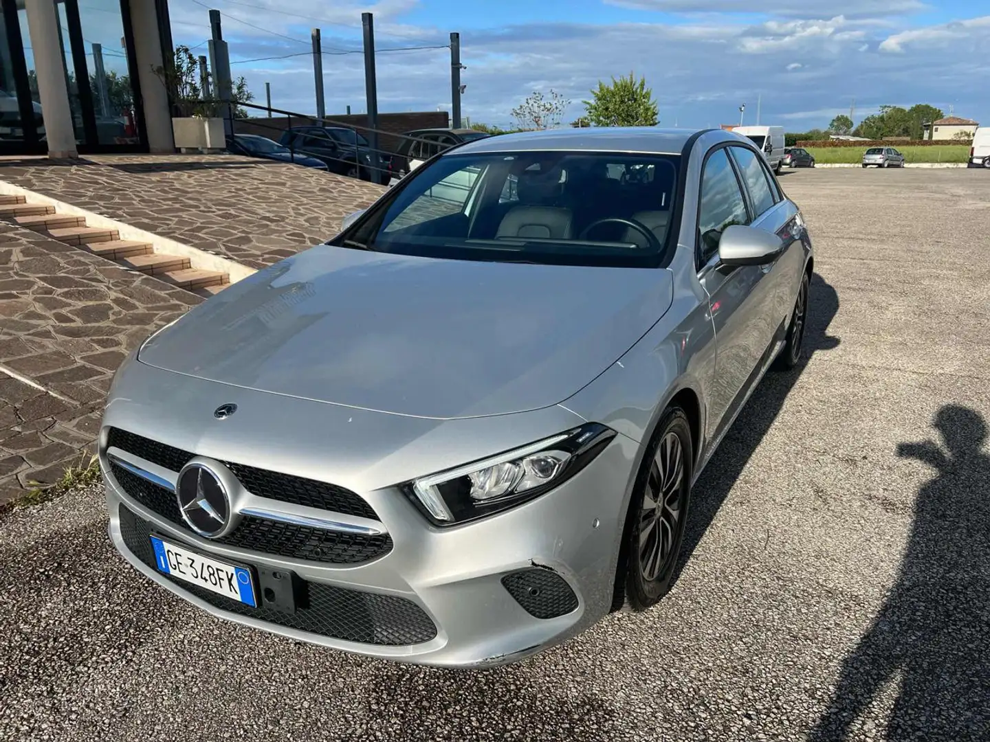 Mercedes-Benz A 180 d Business Extra Grau - 1