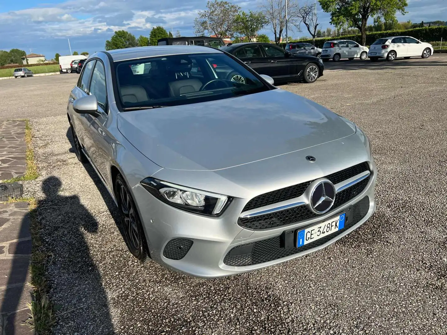 Mercedes-Benz A 180 d Business Extra Grau - 2