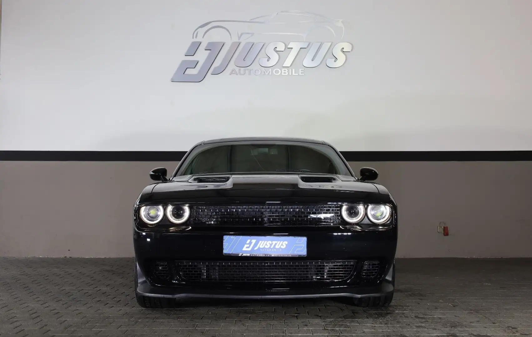 Dodge Challenger 5.7 R/T/KAMERA/BTH/MFL/AMBIE/R20 Schwarz - 2