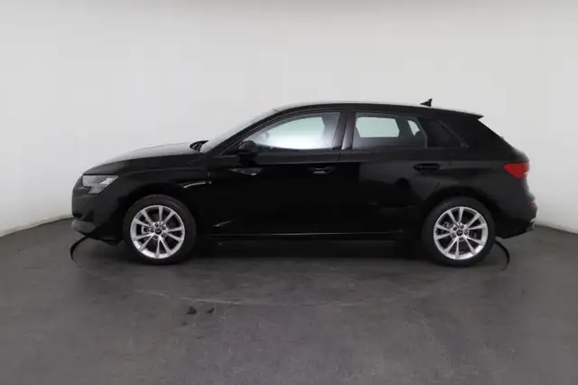 Audi A3 view 4