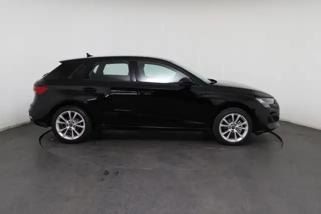 Audi A3 view 9