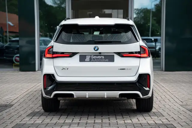 BMW X1 view 9