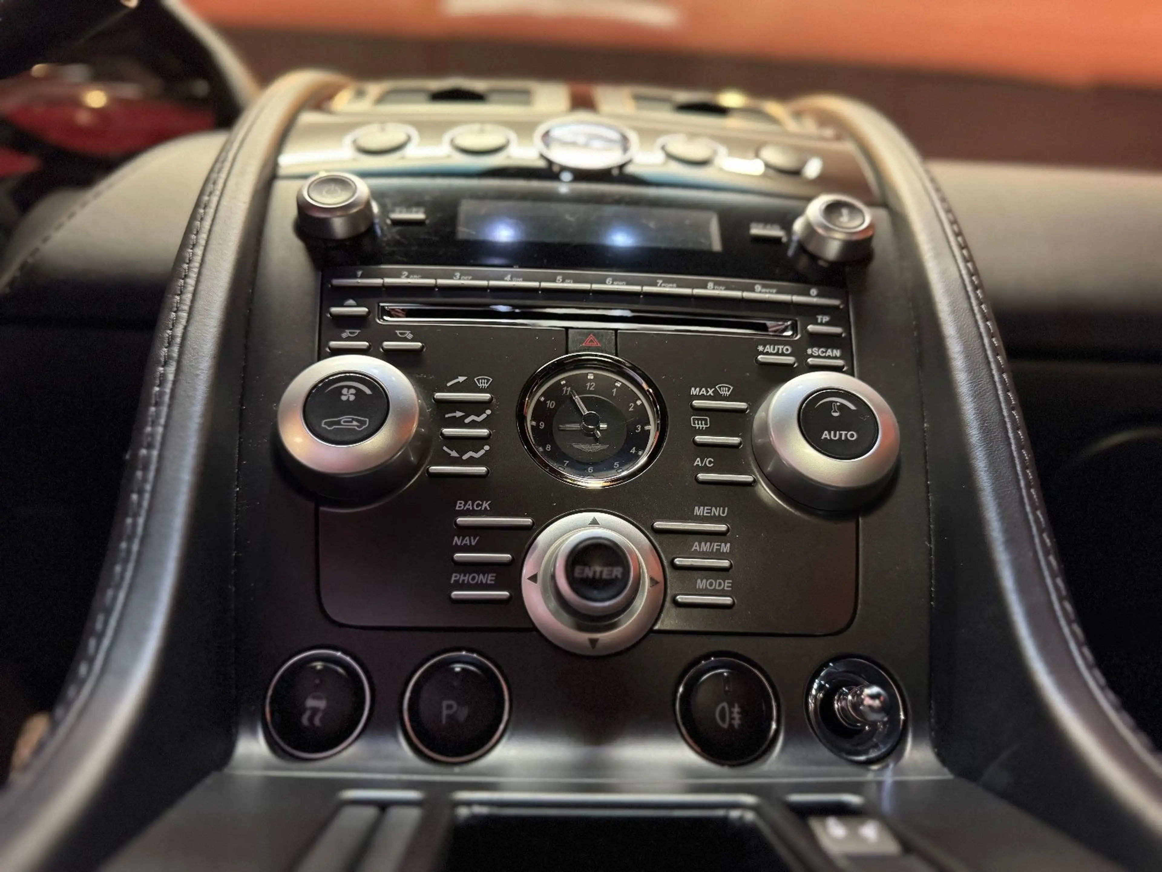 Aston Martin V8 /4.7 V8 426PS/SPORTSHIFT/COUPÉ/DEUTSCH — photo 15
