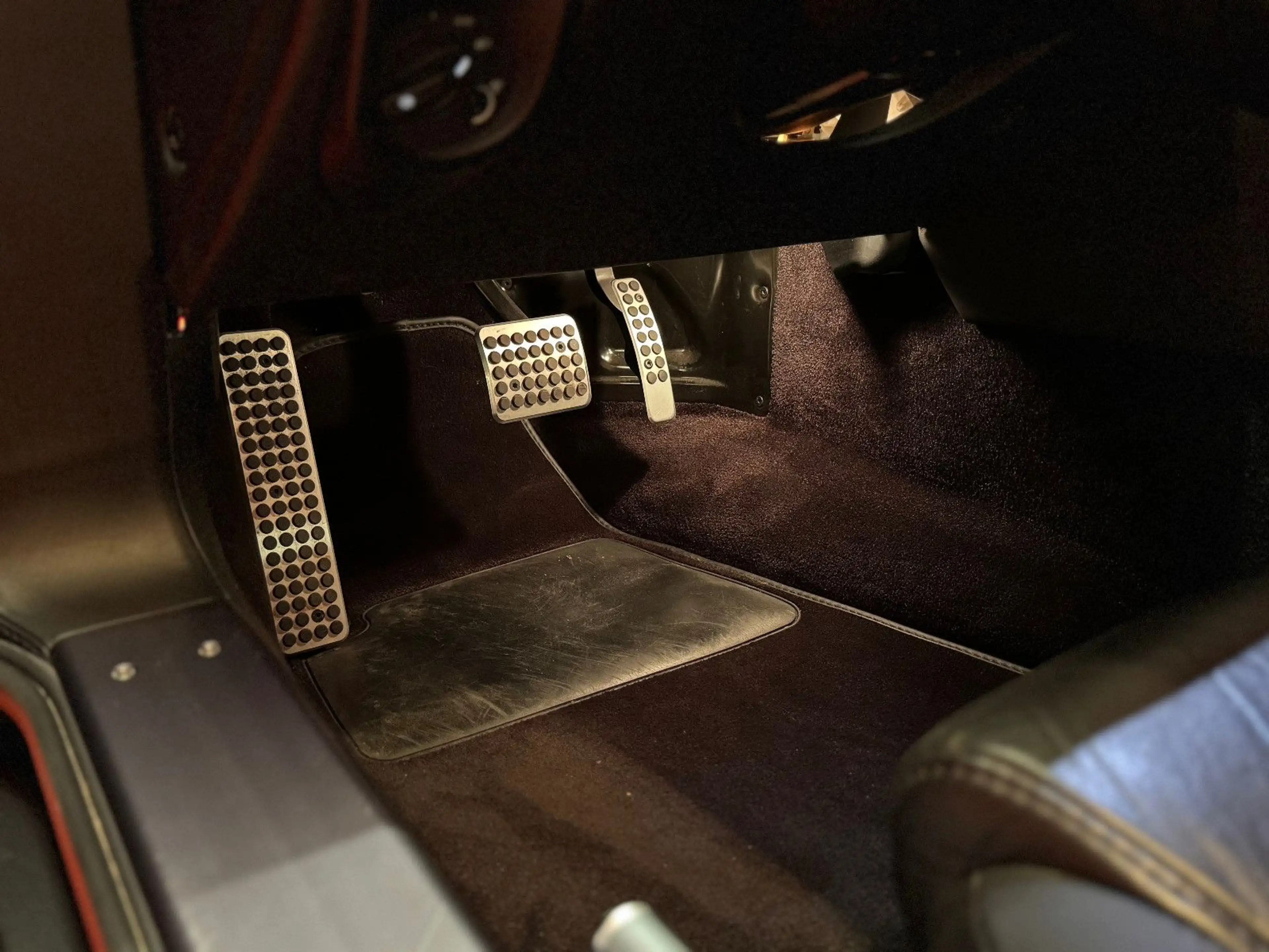 Aston Martin V8 /4.7 V8 426PS/SPORTSHIFT/COUPÉ/DEUTSCH — photo 3