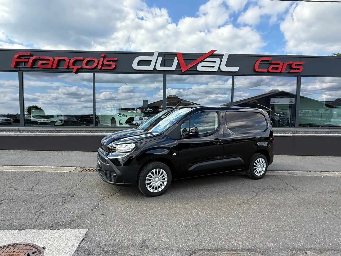 Toyota Proace City 👍 DE STOCK  CHEZ DUVAL 💥GARANTIE 10ANS✅TOP Blanc - 1