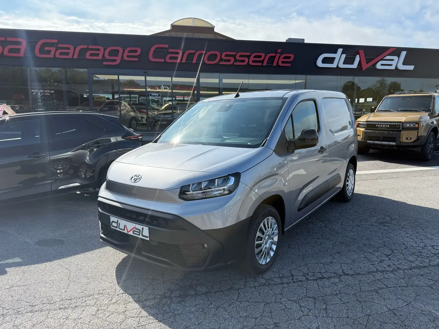 Toyota Proace City 👍 DE STOCK  CHEZ DUVAL 💥GARANTIE 10ANS✅TOP Blanc - 1