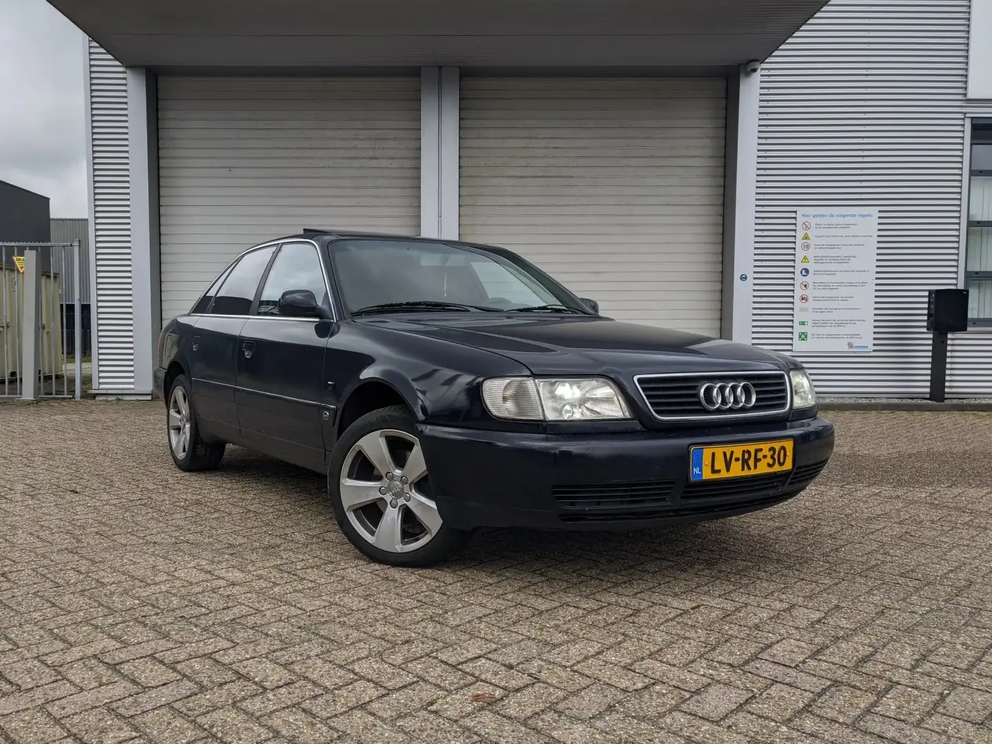 Audi A6 allroad 2.6 Bleu - 1