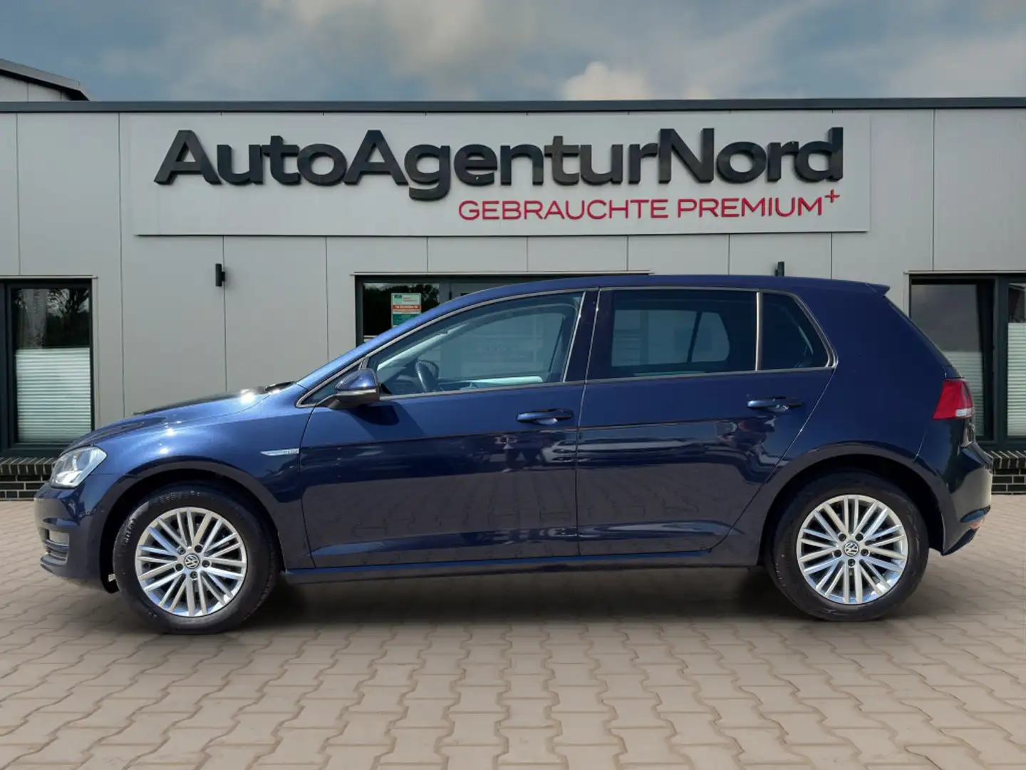 Volkswagen Golf VII Lim.1.4 TSI Cup+Park Assist+SHZ+TEMP. Синій - 2