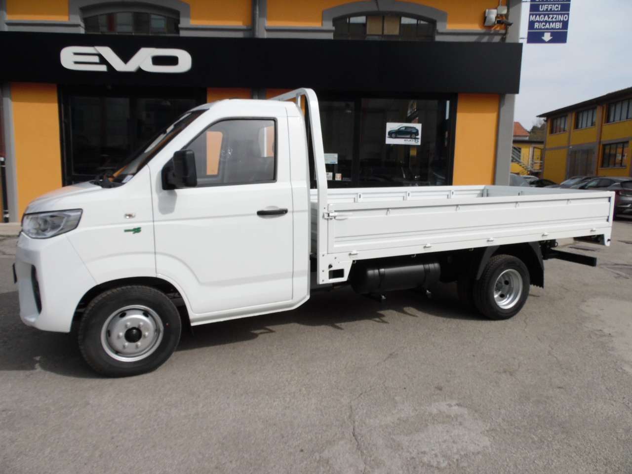 DR Automobiles KATAY 35 C CASSONE FISSO