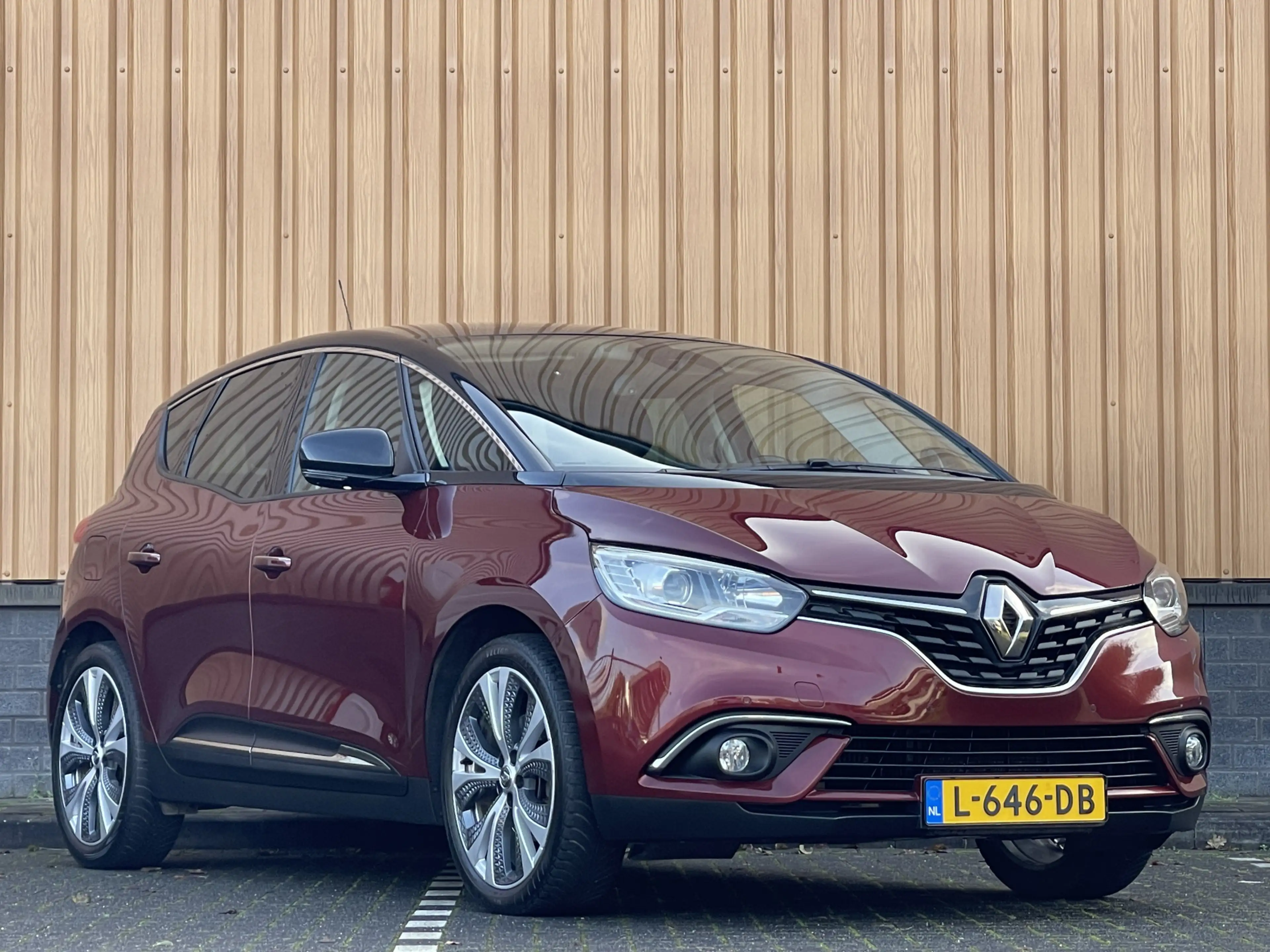 Renault Scenic 1.2 TCe Intens | DAB | Trekhaak | Multi sense | St — photo 3