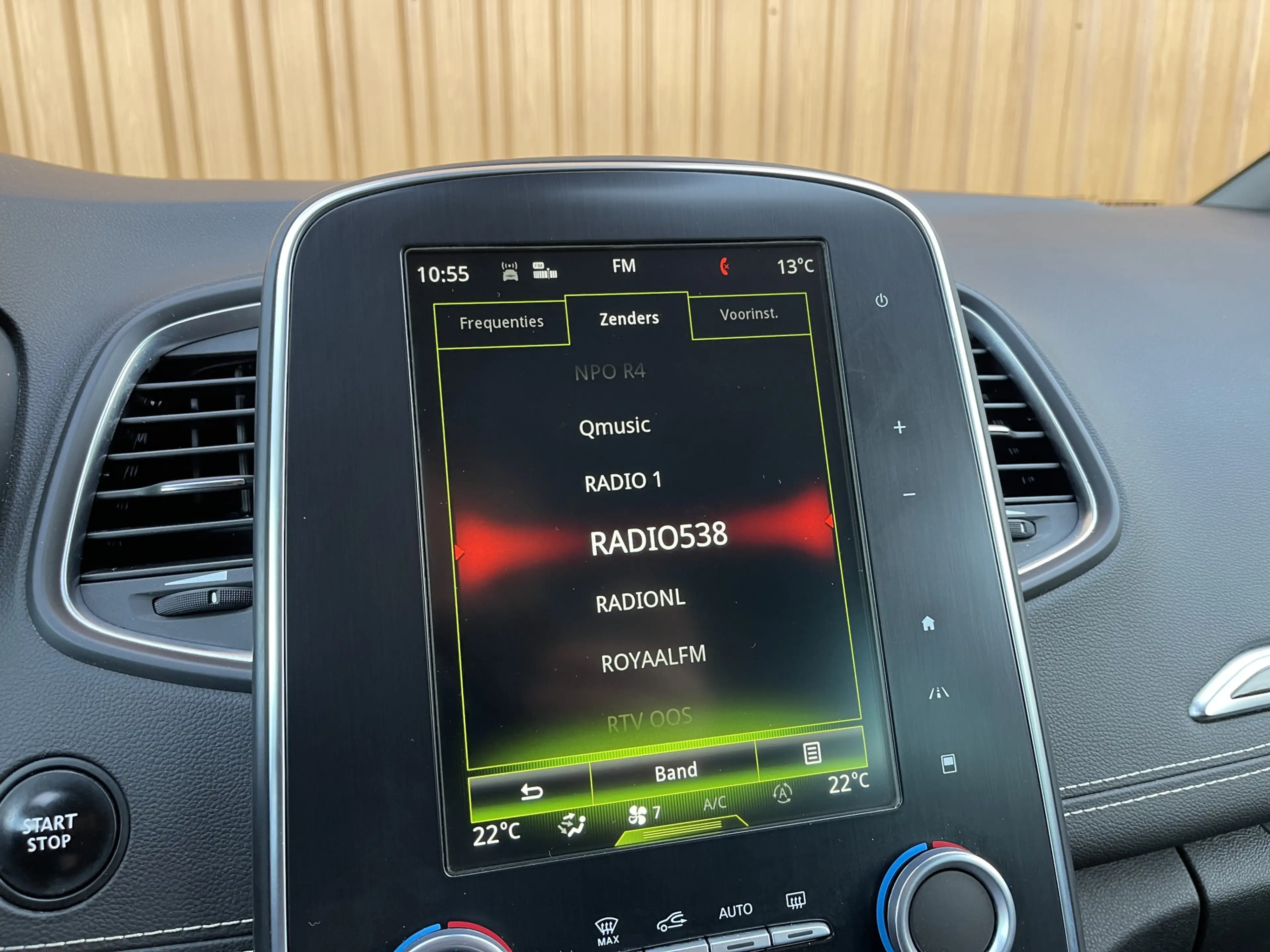 Renault Scenic 1.2 TCe Intens | DAB | Trekhaak | Multi sense | St — photo 19