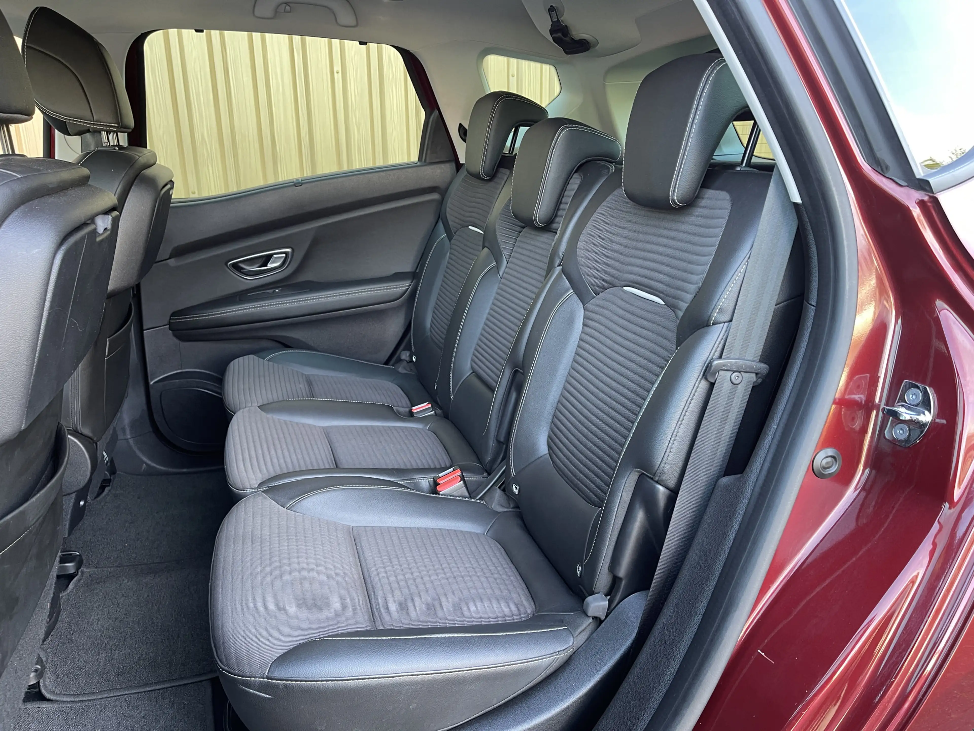 Renault Scenic 1.2 TCe Intens | DAB | Trekhaak | Multi sense | St — photo 30
