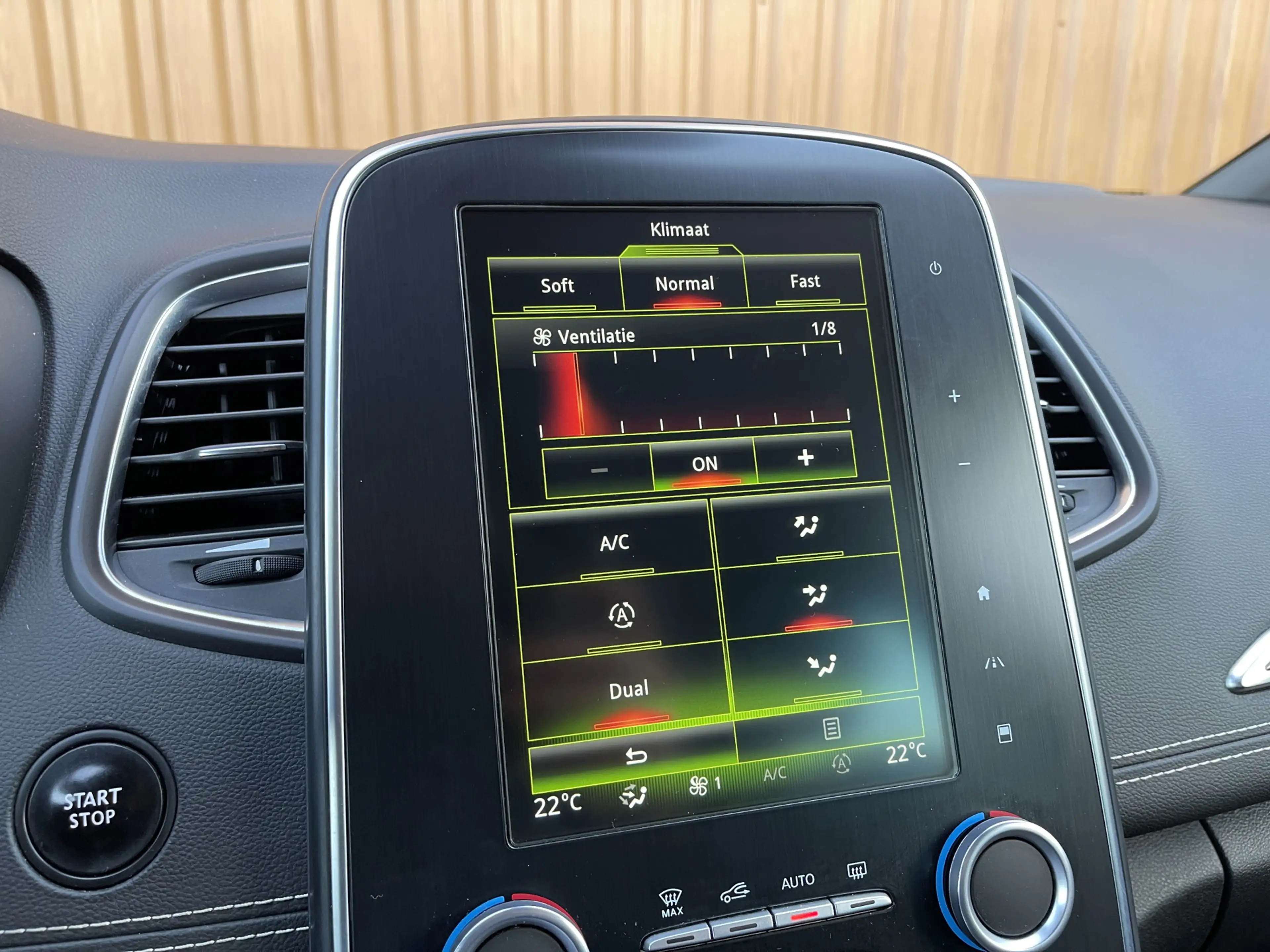Renault Scenic 1.2 TCe Intens | DAB | Trekhaak | Multi sense | St — photo 25