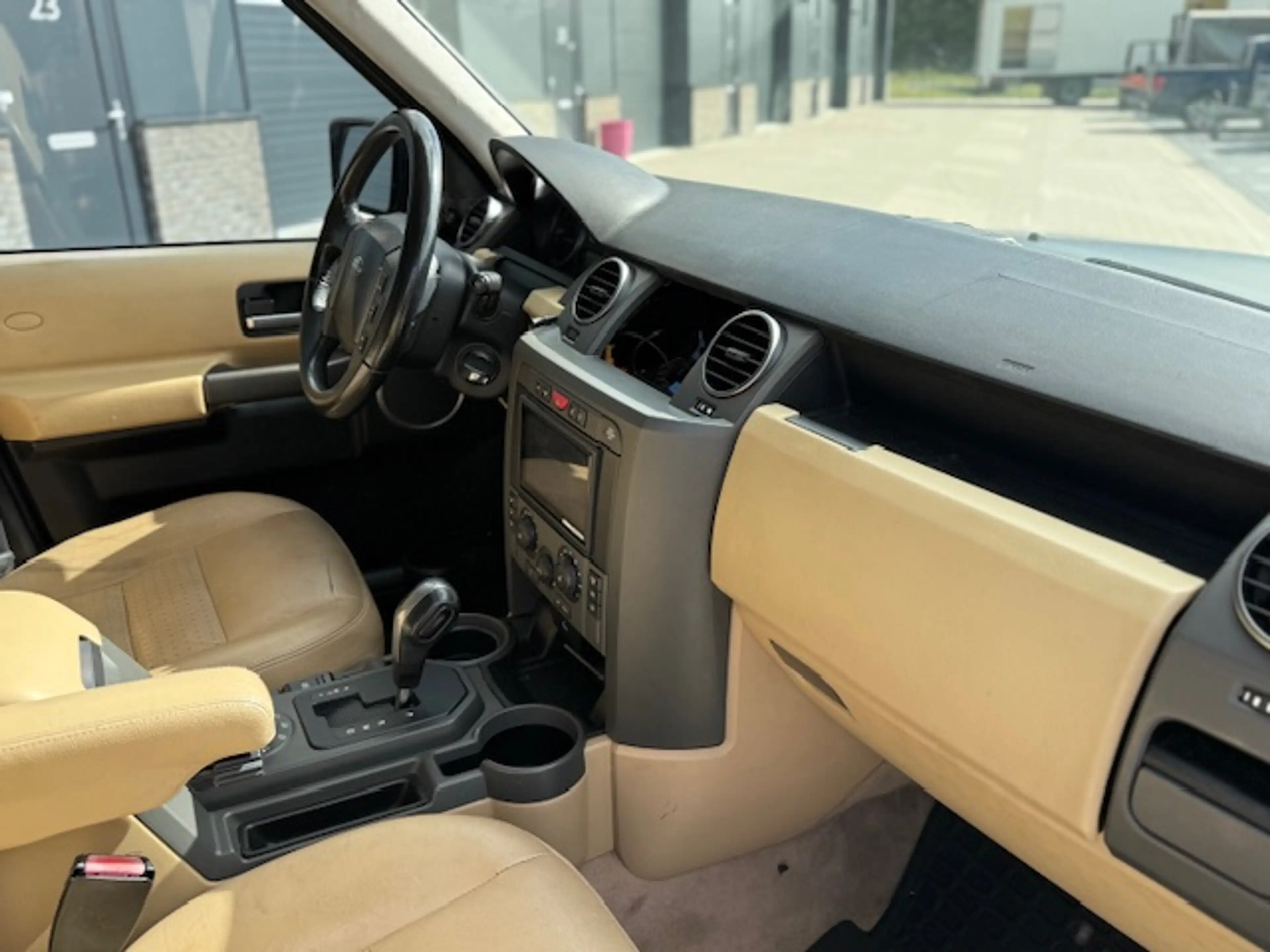 Land Rover Discovery 4.4 V8 SE Blijvend Youngtimer / 7 persoons / BTW A — photo 9