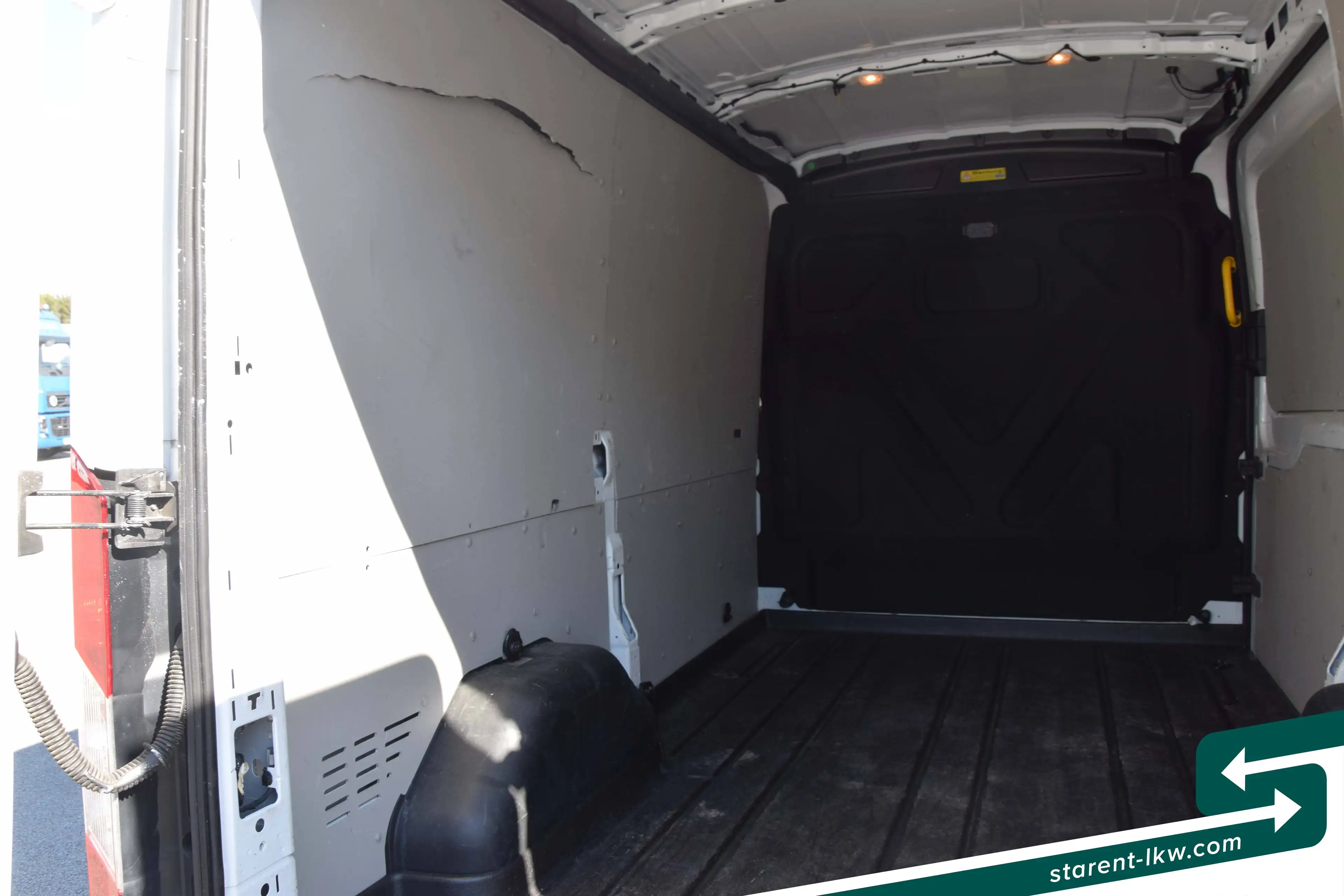 Ford Transit 2.0 L2H2 AHK Klima Tempomat PDC TÜV 01/27 — photo 13