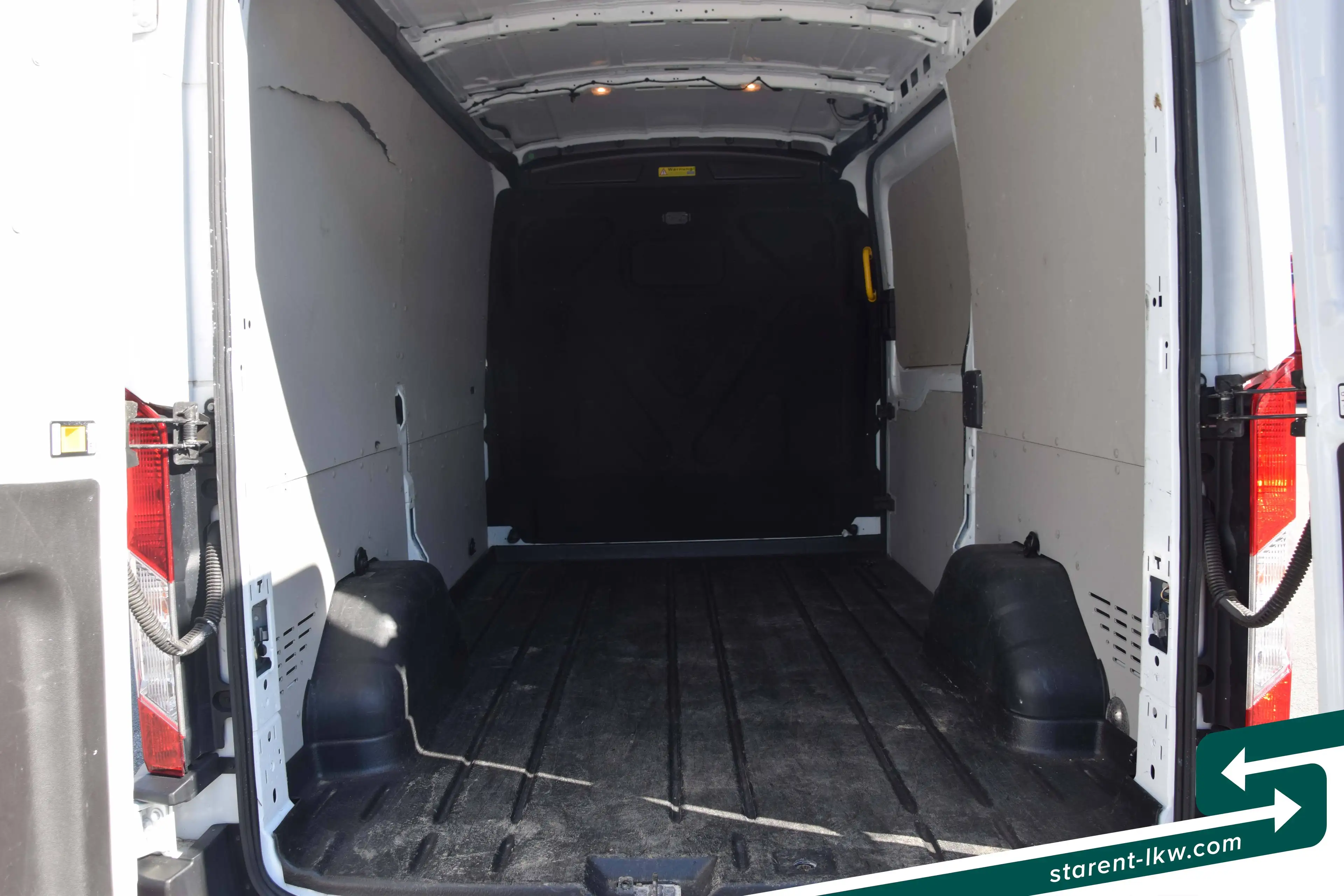 Ford Transit 2.0 L2H2 AHK Klima Tempomat PDC TÜV 01/27 — photo 12