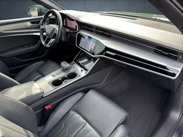 Audi A6 view 14