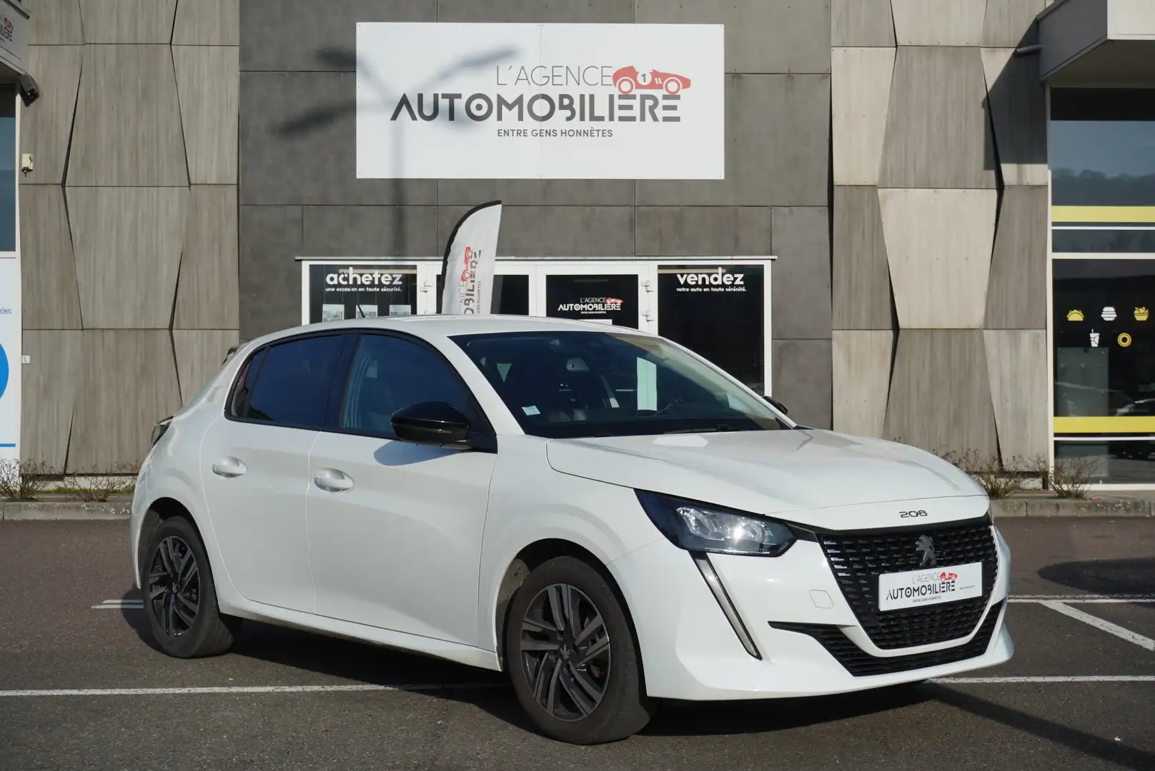 Peugeot 208 1.5 BlueHDI 100 BVM6 Allure Weiß - 2