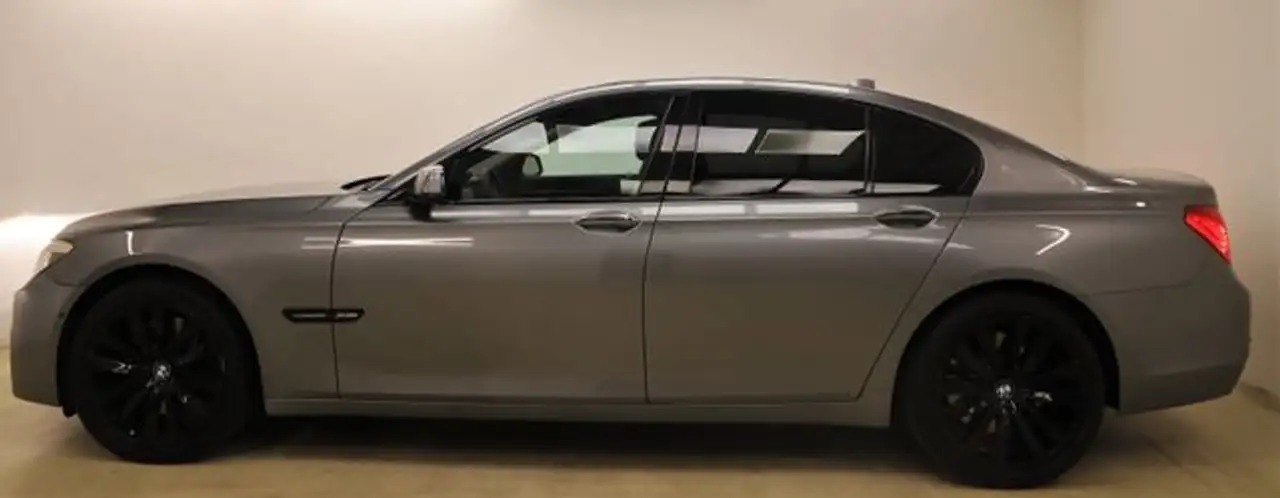 BMW 750i 408ch - XDRIVE - CAMÉRA D'AIDE AU STATIONNEMENT - SELLERIE CUIR