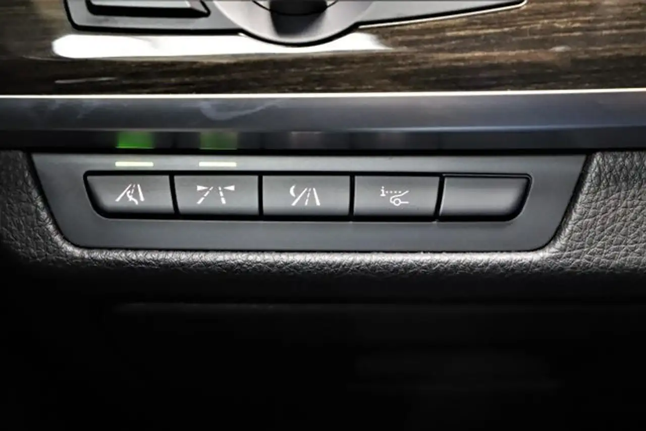 BMW 750i 408ch - XDRIVE - CAMÉRA D'AIDE AU STATIONNEMENT - SELLERIE CUIR