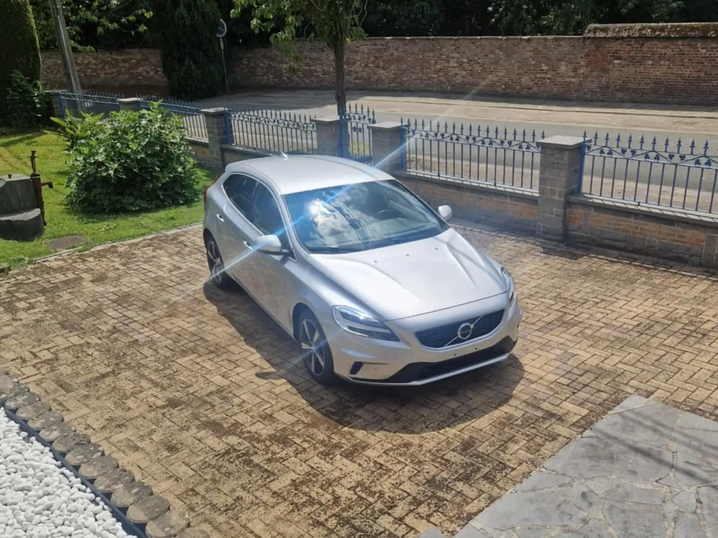 Volvo V40 V40 2.0 D2 Eco R-Design Argent - 1