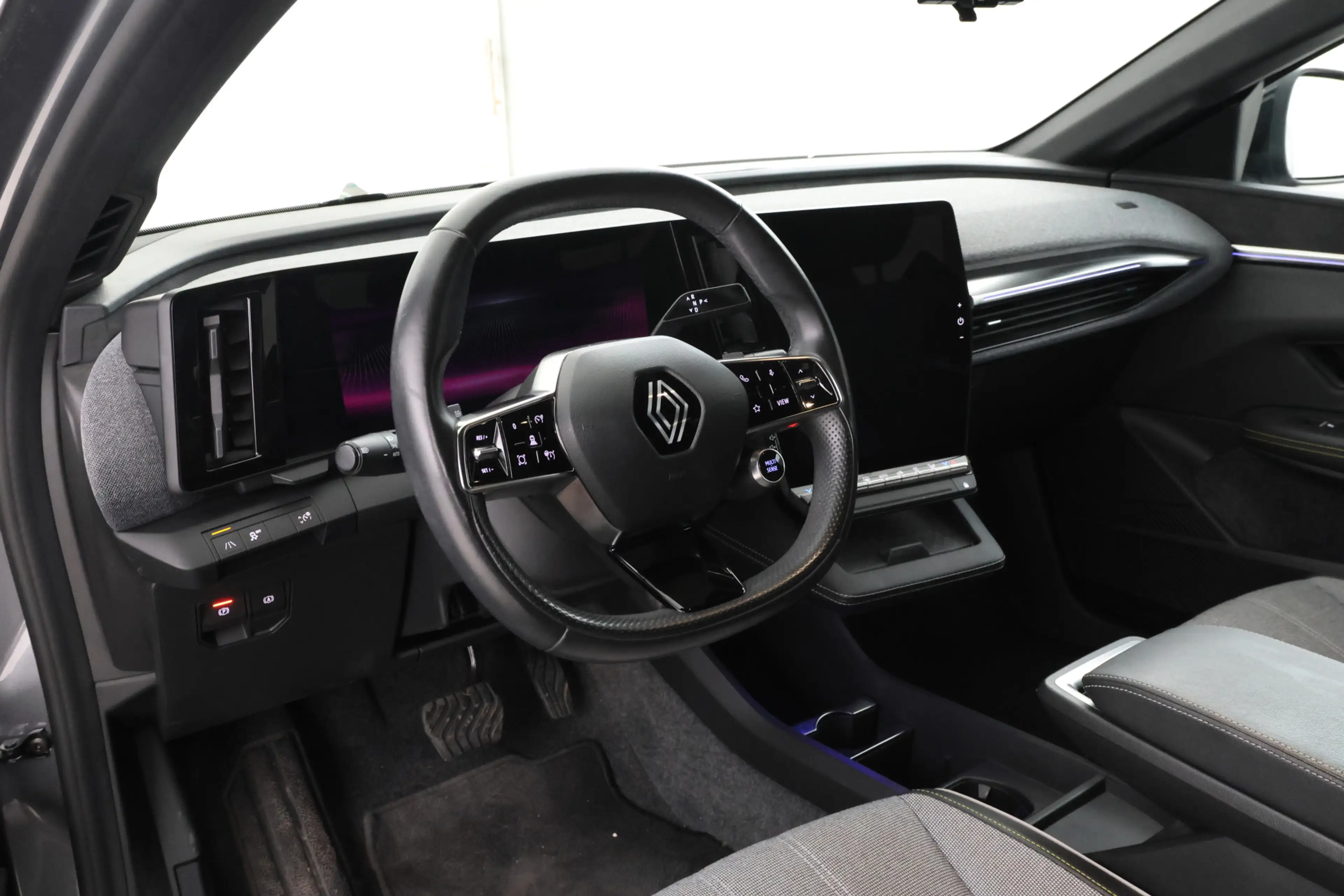 Renault Megane E-Tech EV60 Optimum Charge Techno Adaptive Cruise, Apple — photo 12