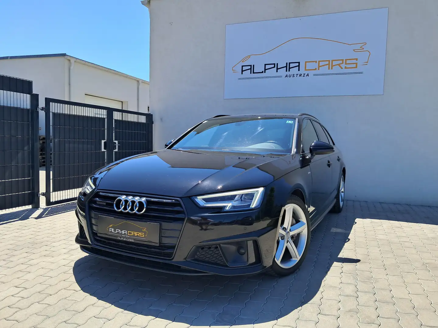 Audi A4 Avant 40 TDI Quattro Sport Automatik Noir - 1
