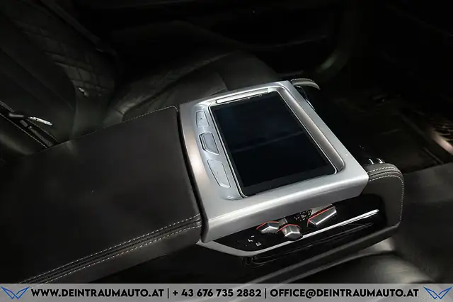 BMW 7 Series view 13