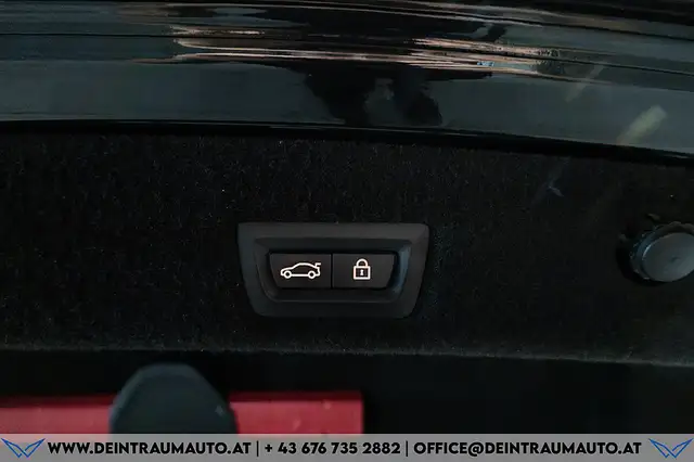 BMW 7 Series view 10