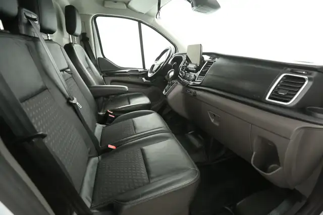 Ford Transit Custom view 10