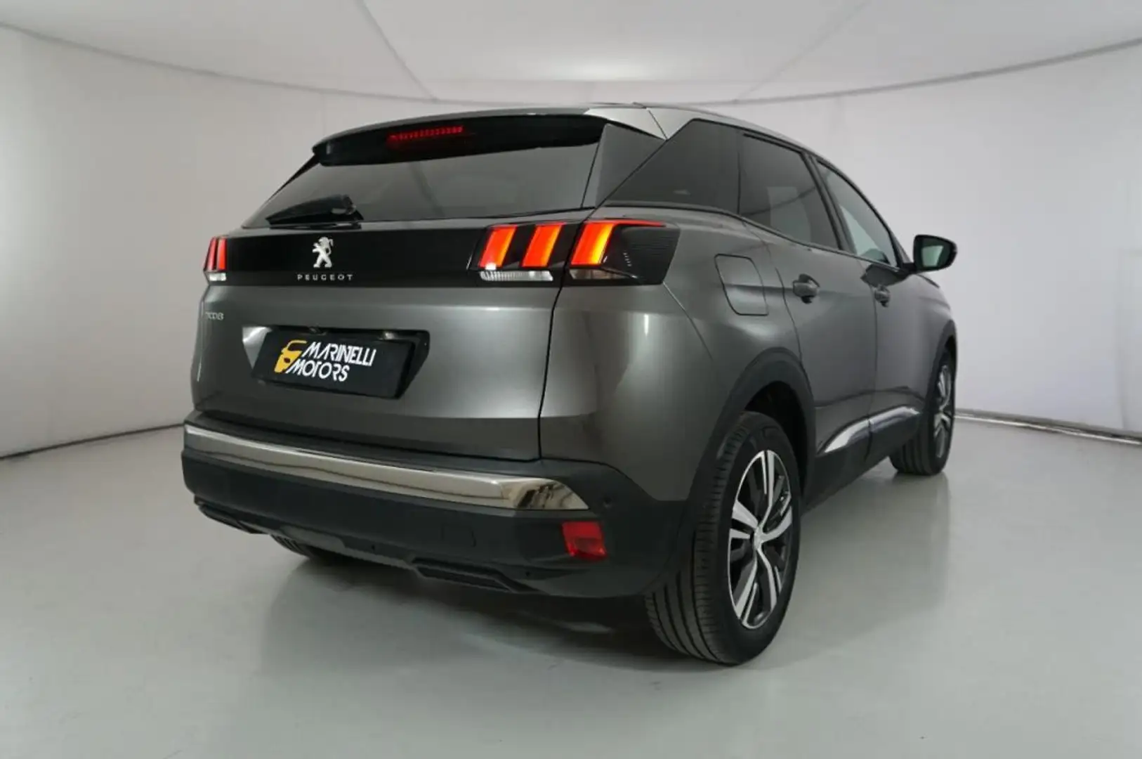 Peugeot 3008 1.2 130CV PURETECH ALLURE PACK Grau - 2